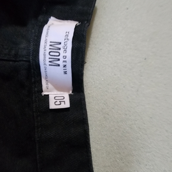 Short - Picture 2 of 3